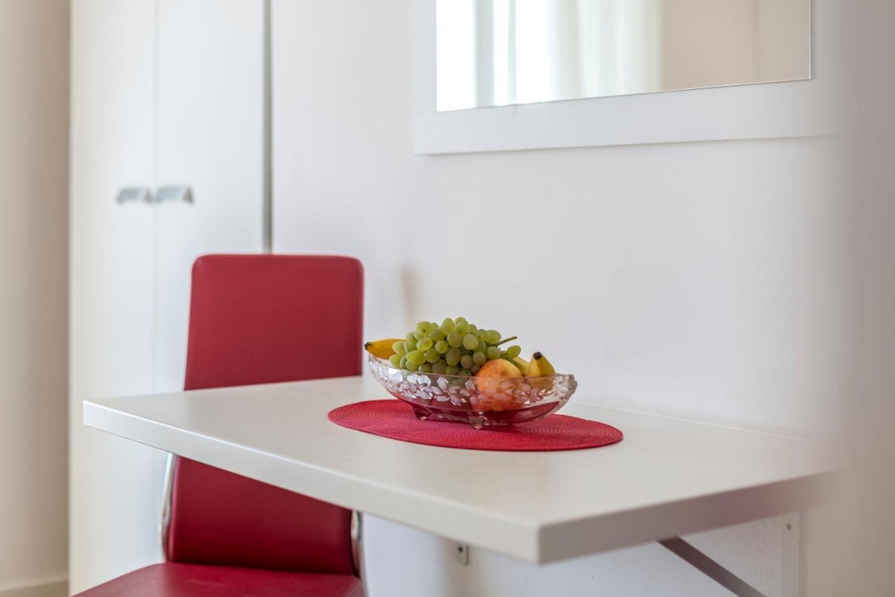 Hvar De Luxe Apartments ฮวาร์ ภายนอก รูปภาพ