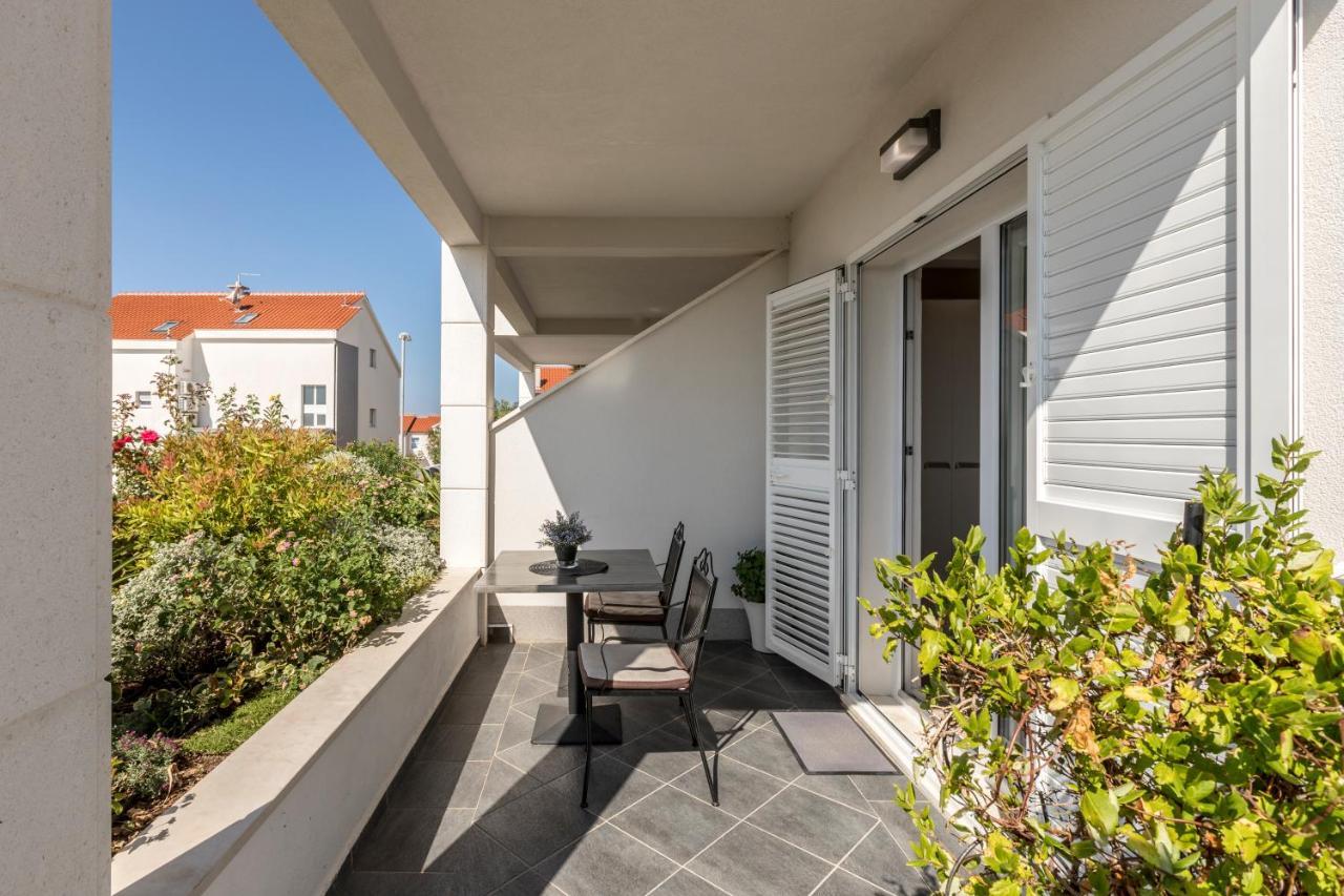 Hvar De Luxe Apartments ฮวาร์ ภายนอก รูปภาพ