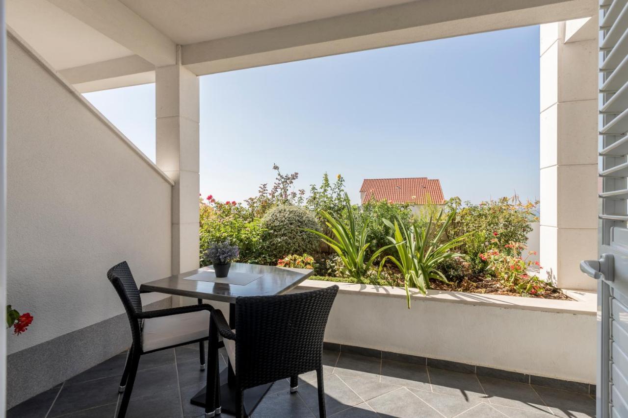 Hvar De Luxe Apartments ฮวาร์ ภายนอก รูปภาพ