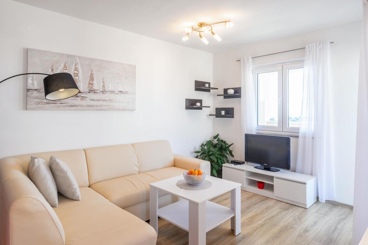 Hvar De Luxe Apartments ฮวาร์ ภายนอก รูปภาพ