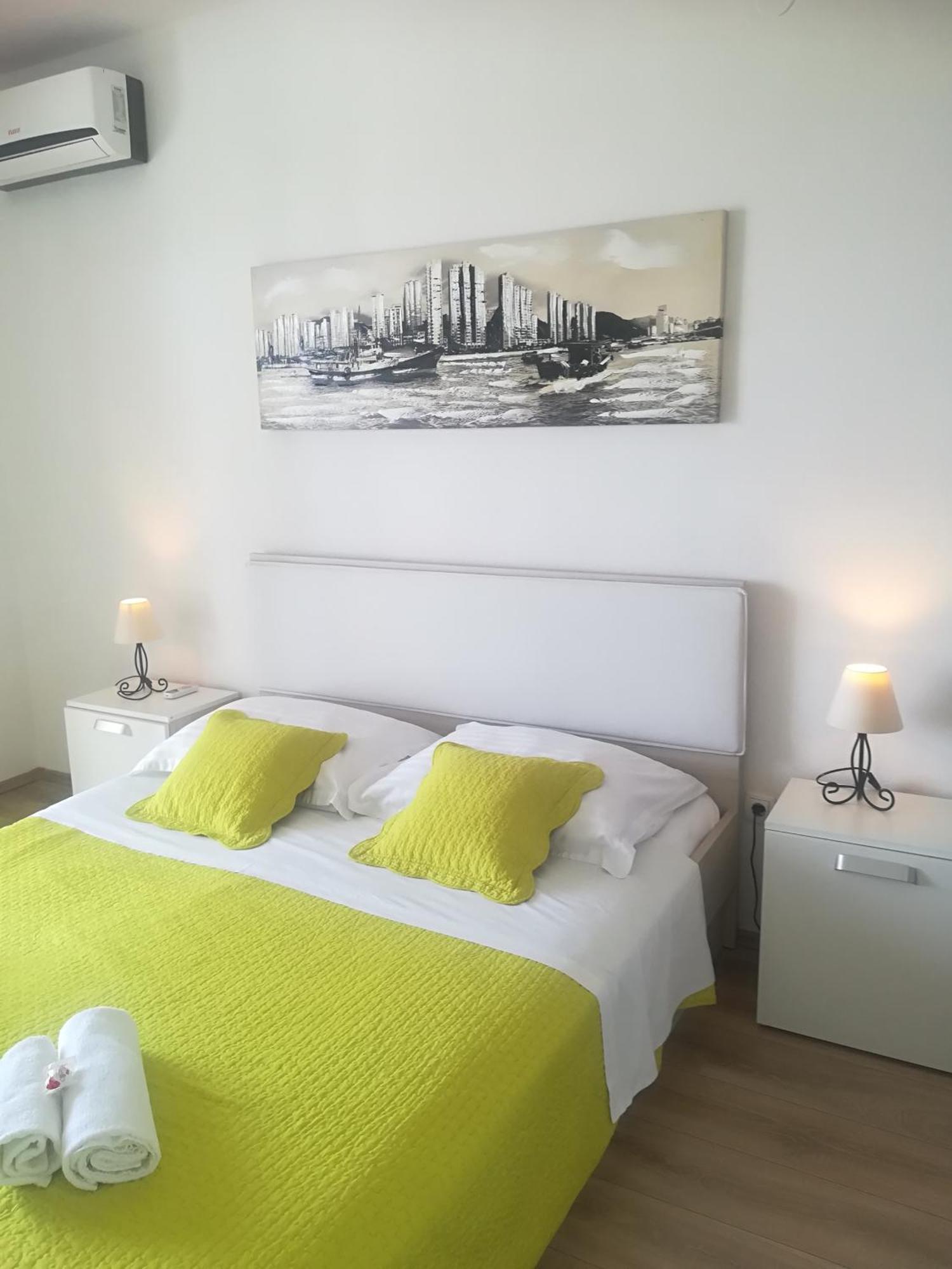 Hvar De Luxe Apartments ฮวาร์ ภายนอก รูปภาพ